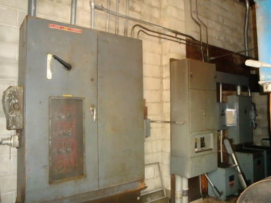 Harris #TG2101, baler, approximate specifications: automatic cycling (3) 100 HP motors, 60" x 72" x 240** - Image 8