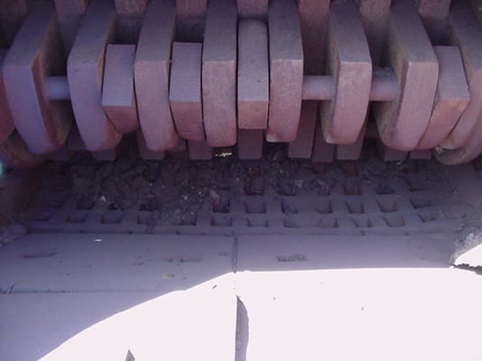 Stedman hammermill-crusher, 32" x  44", heavy duty flywheel, heavy duty steel base, 600-900 RPM, used - Image 3