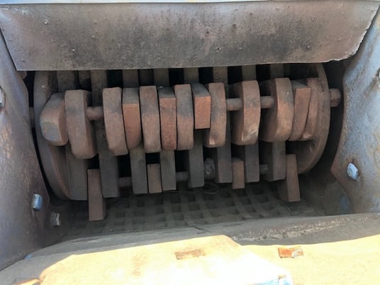 Stedman hammermill-crusher, 32" x  44", heavy duty flywheel, heavy duty steel base, 600-900 RPM, used - Image 5
