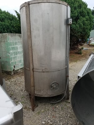 500 gallon Stainless Steel storage tank, 47" dia. x 72" straight side, 84" overall height, has side entering - Image 2