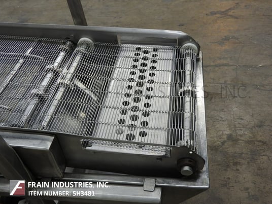 Stainless steel wire belt conveyor with heated chocolate collection bin - Image 2