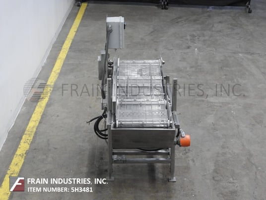 Stainless steel wire belt conveyor with heated chocolate collection bin - Image 3
