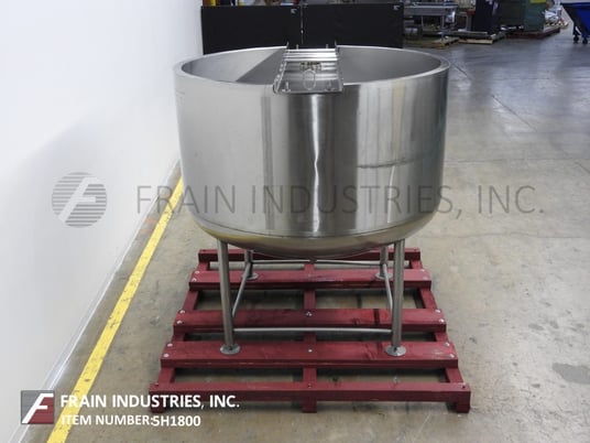 750 gallon Hamilton, 304 Stainless Steel low pressure jacketed kettle w/o agitation, 72" dia. x 52" deep - Image 4