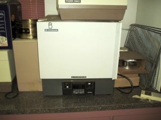 14-1/2" width x 12" D Fisher Scientific #58, 12.5 amps, 50/60 hz, s/n 2070022, good condition - Image 1