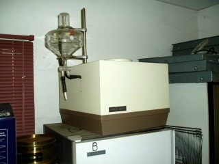 14-1/2" width x 12" D Fisher Scientific #58, 12.5 amps, 50/60 hz, s/n 2070022, good condition - Image 2