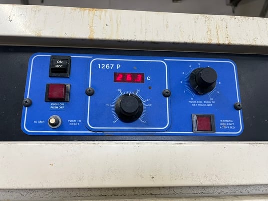 VWR #1920, Incubator, 36" W x 72" H x 24" D, oven, 4 internal shelves, chart recorder - Image 6