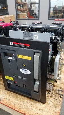 1600 Amps, General Electric, WPF-16, electrically operated, manually operated, drawout, fused, K116LSIGM trip - Image 1