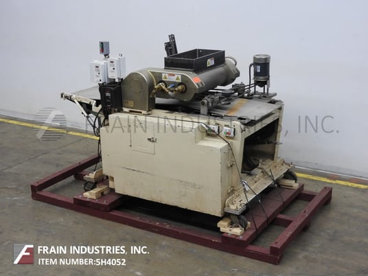 Werner, automatic, dual counter rotating roll, dough sheeter / extruder, with 24" L x 13" W x 8" D hopper - Image 1