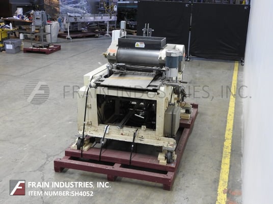 Werner, automatic, dual counter rotating roll, dough sheeter / extruder, with 24" L x 13" W x 8" D hopper - Image 3