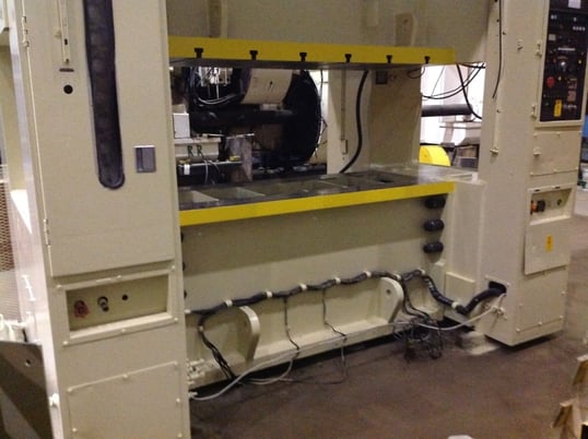 220 Ton, Komatsu #E2T-200N, 15.7" stroke, 25.59" die hght, 5.91" adj, air clutch & brake, 1986, #9718 - Image 4