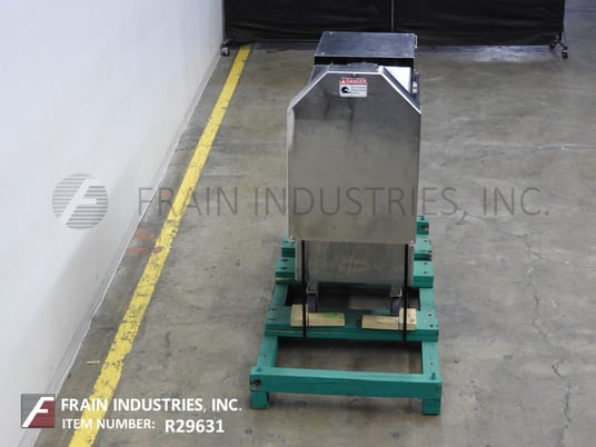 Johnson Industries #CJ-7200, cheese loaf shredder & blender, 7200 lbs per hour, 4-blade cross cut shredding - Image 3