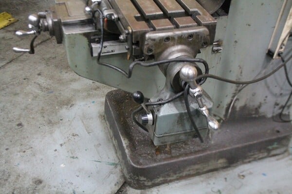 Alliant #1-1/2TMV, ram type vertical mill, 9" x42" table, 2 HP, AcuRite 3-Axis digital read out, #65965 - Image 5