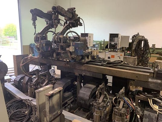 Motoman, EA1400N, 6-Axis CNC robotic dual arm dual trunion weld cell, 2005 - Image 2