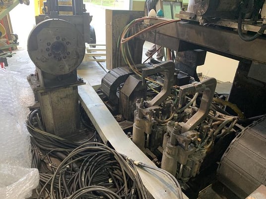 Motoman, EA1400N, 6-Axis CNC robotic dual arm dual trunion weld cell, 2005 - Image 4