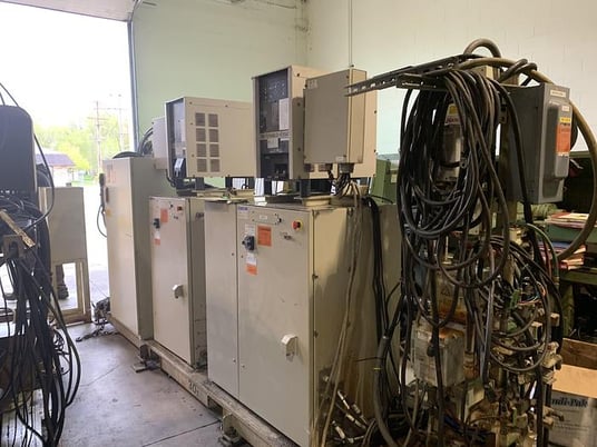 Motoman, EA1400N, 6-Axis CNC robotic dual arm dual trunion weld cell, 2005 - Image 6