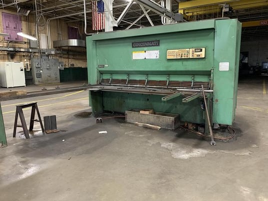 1/2" x 10' Cincinnati #500, hydraulic power shear, 48" Back Gauge, (2) squaring arm, 40 HP, 13 hold downs - Image 1