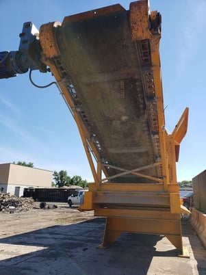 CBI Annihilator primary shredder, 2x300HP, discharge conveyor, taper slot screener, Fines electro magnet, used - Image 4