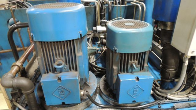 200 Ton, Hydraulico, hydraulic press, 24.5" stroke, 51.1" daylight, 97.2" x44.62" bed, windows, palm buttons - Image 3