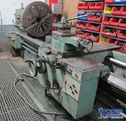 32" x 205" Tos, 3.25" bore, engine lathe, 7.1-900 RPM, steady rests, #68439 - Image 2
