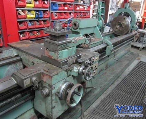 32" x 205" Tos, 3.25" bore, engine lathe, 7.1-900 RPM, steady rests, #68439 - Image 4