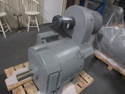 250 HP 1750/2000 RPM General Electric, Frame 504AT, DPFG-BV, BB, new, 500VA, 150/300VF (2 available) - Image 2