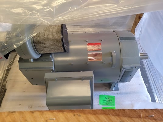 200 HP 1750/2000 RPM General Electric, Frame L409AT, DPFG-BV, BB, new, 500VA, 150/300VF (2 available) - Image 5