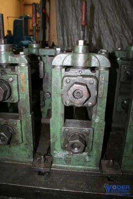 4 Stand, Yoder #M2, 4 stand on 14 head base rollformer, 14" roll space, 2" shaft, #62019 - Image 3