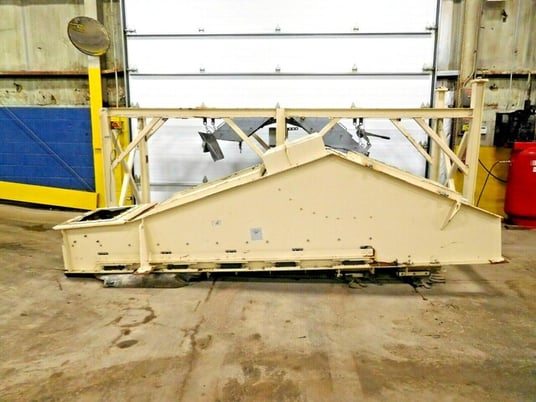 9' Joest #750/-x3800, vibratory screener with springs & stand, 1.6 KW, 9' screener bed, 2011 (2 available) - Image 2