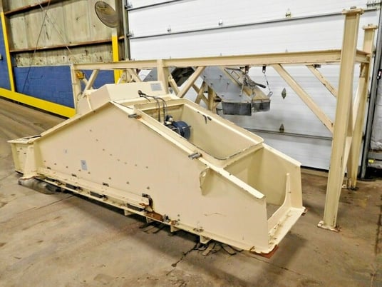 9' Joest #750/-x3800, vibratory screener with springs & stand, 1.6 KW, 9' screener bed, 2011 (2 available) - Image 4