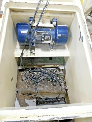 9' Joest #750/-x3800, vibratory screener with springs & stand, 1.6 KW, 9' screener bed, 2011 (2 available) - Image 9