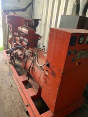 175 KW Waukesha #BS70005, Engomatic generator, 6 cylinder diesel, day tank, external tank, 3 phase - Image 3