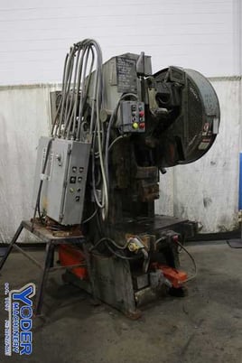 45 Ton, Minster #5, OBI press, 3" stroke, 12.25" shut height, 2-3/4" slide adjustment, air clutch, 5 HP, dual - Image 1
