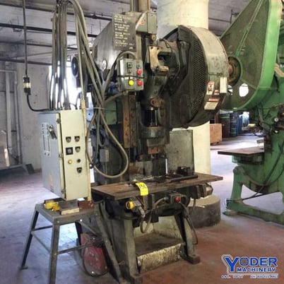 45 Ton, Minster #5, OBI press, 3" stroke, 12.25" shut height, 2-3/4" slide adjustment, air clutch, 5 HP, dual - Image 3