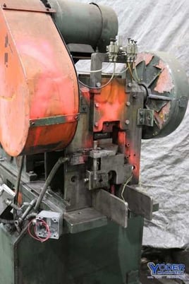 Takashima wire straightener & cut off, #72481 - Image 4