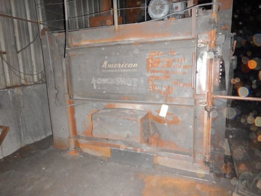 Wheelabrator finishing machine with swing table, 66", requires pit - Image 2