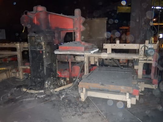 Osborn JSRL #730RJWA, molding machine, pattern shuttle system, hydraulic & controls - Image 1