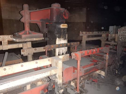 Osborn JSRL #730RJWA, molding machine, pattern shuttle system, hydraulic & controls - Image 3