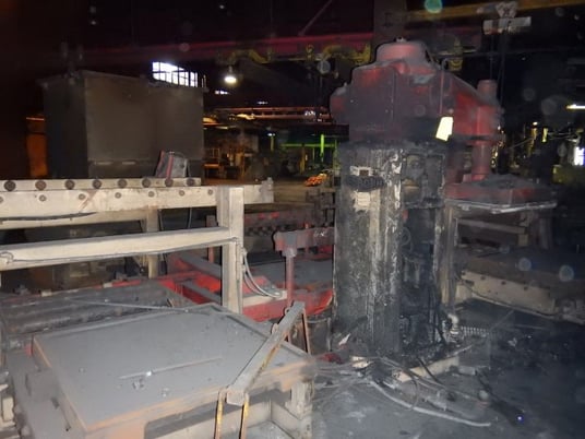 Osborn JSRL #730RJWA, molding machine, pattern shuttle system, hydraulic & controls - Image 6