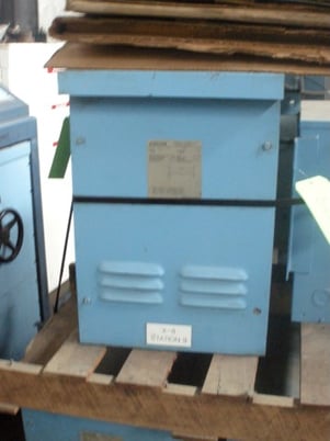 7 KVA 320 Primary, 32 Secondary, Dongan #61-7-1507, single phase transformer (6 available) - Image 1