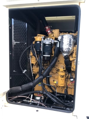 200 KW Caterpillar Portable #XQ, EMCP 4.2 ctrl, 800A breaker, switchable voltage, jacketed water heater, 1100 - Image 9