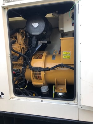 200 KW Caterpillar Portable #XQ, EMCP 4.2 ctrl, 800A breaker, switchable voltage, jacketed water heater, 1100 - Image 10