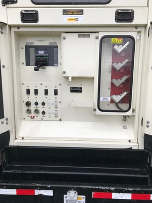 350 KW Caterpillar Portable #XQ, EMCP 4.2 ctrl, 1200A breaker, switchable voltage, jacketed water heater, BC - Image 4
