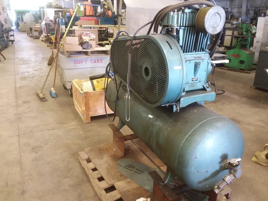 5 HP Quincy #325, air compressor, tank mounted, 200 psig, 2" stroke, 400/920 RPM, 80 gal.tank, S/N 828822l - Image 4