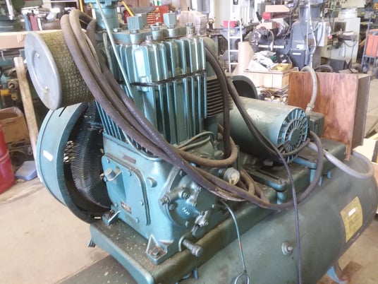 5 HP Quincy #325, air compressor, tank mounted, 200 psig, 2" stroke, 400/920 RPM, 80 gal.tank, S/N 828822l - Image 6