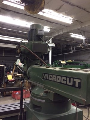 Willis Microcut #500VS, vertical mill, 59" x11.8" table, 4 HP, 60-3600 RPM, Acu-Rite 3-Axis digital read out - Image 7