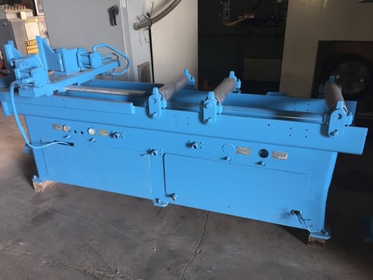 23" x 23" DoAll #C-21620, horizontal bandsaw, 60-300 FPM, 36" wheel diameter, adjustable hydraulic feed - Image 3