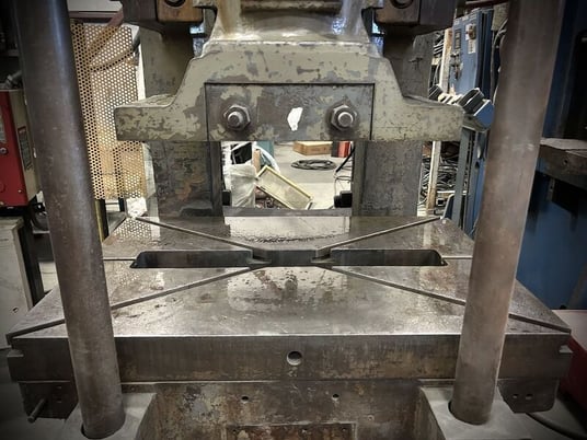 80 Ton, South Bend Johnson #80FW-AC, 4" stroke, 15" Shut Height, 36" x24" bed, 87-175 SPM, 1981 - Image 7