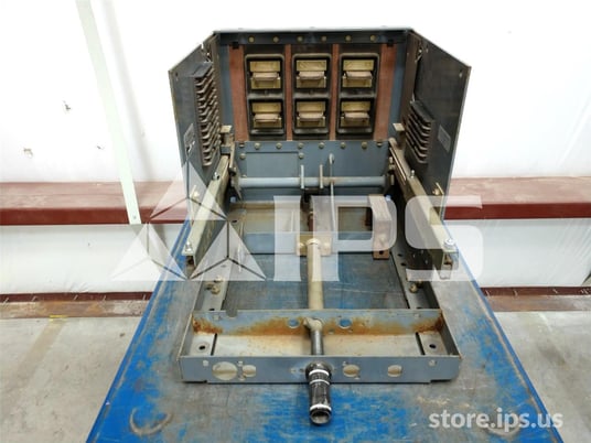 800 Amps Sylvania Drawout Substructure For Sspb, Manually Or Electrically Operated Breaker - Image 1