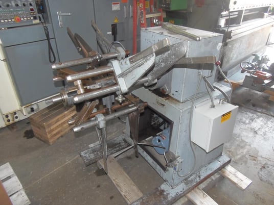 4000 lb. Durant #MD-401, unmotorized reel, 16" width, 54" -60" OD, 15"-20" ID, 6 coil keepers, brake - Image 1