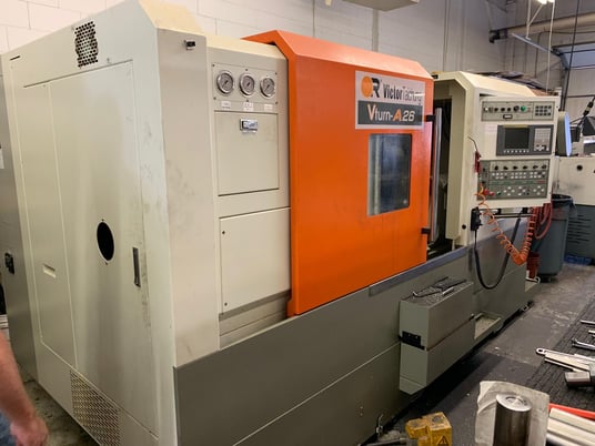 Victor #VTurn-A26/85, 31.4" swing, 10" chuck, 2.9" bar, Fanuc 0TD, 3500 RPM, programmable tailstock, 2012 - Image 1